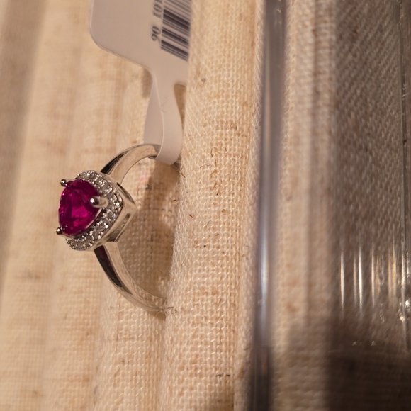 KOHLS STERLING SILVER LAB CREATED HEART SHAPED RUBY & WHITE SAPPHIRE RING SIZE 7 - Picture 5 of 16
